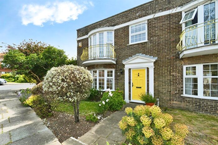 4 Bedroom Terraced House For Sale In Prince Regents Close, Brighton, BN2