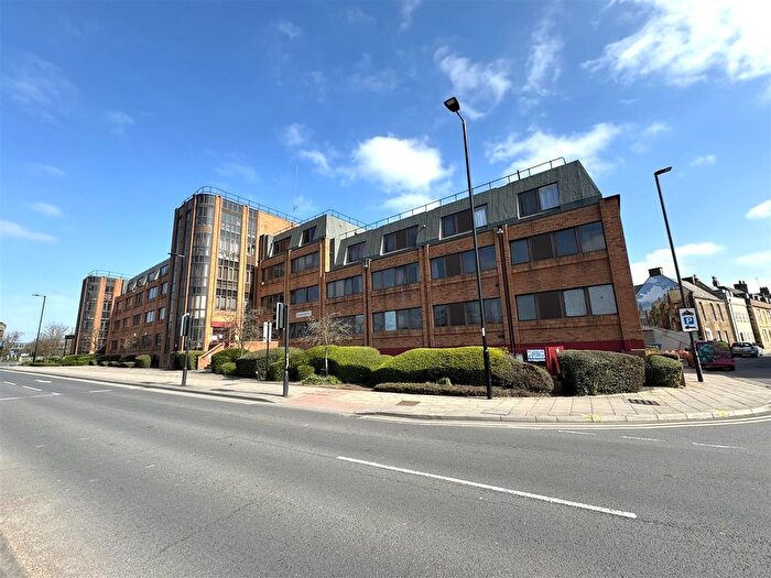2 Bedroom Flat For Sale In Priestgate, Peterborough, PE1