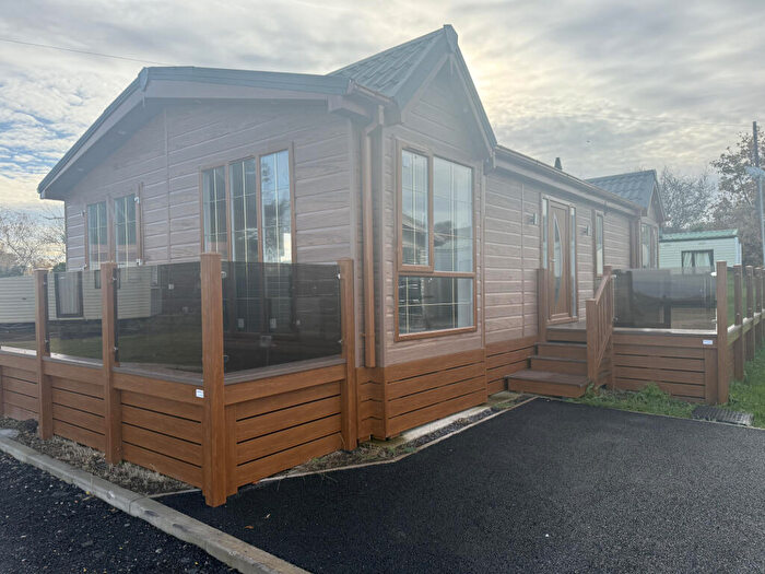 2 Bedroom Park Home For Sale In Holywell, Flintshire, CH8