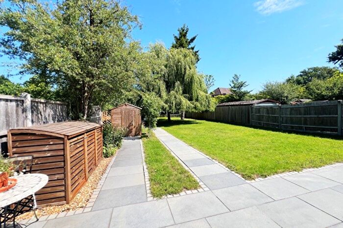 2 Bedroom Detached Bungalow To Rent In Grove Heath Road, Ripley, GU23
