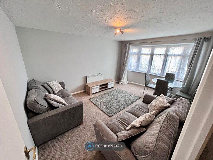 1 Bedroom Flat To Rent In Catherine Court, Ilford, IG2