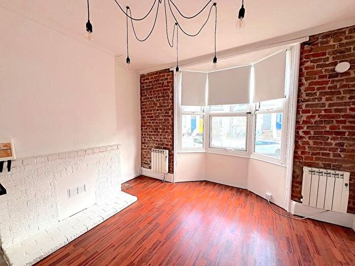 1 Bedroom Flat To Rent In Chatham Place, Brighton, BN1