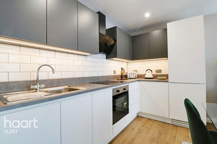1 Bedroom Apartment To Rent In Farnborough Road, Farnborough, GU14