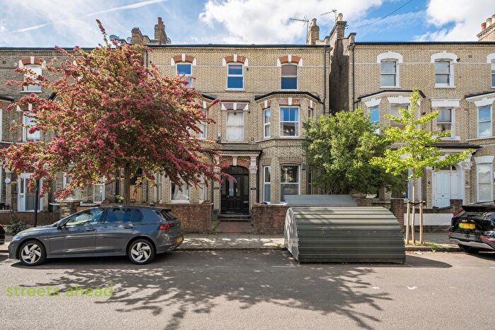 2 Bedroom Flat For Sale In Lambert Road, London, SW2