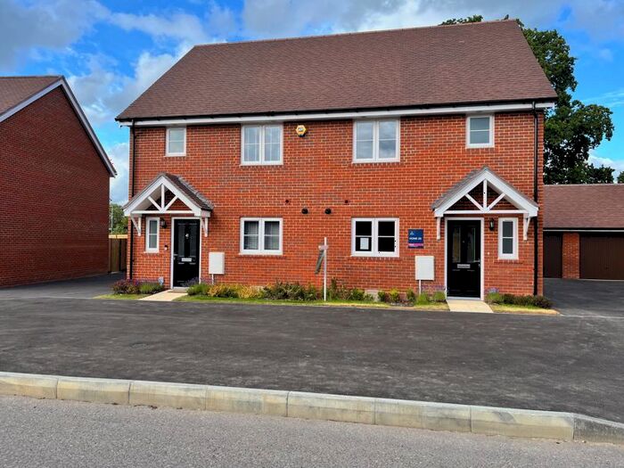 3 Bedroom Property To Rent In Hoadley Road, Horley, RH6