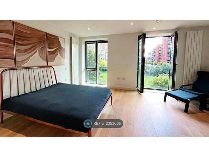 Studio To Rent In Kelson House, London, E16