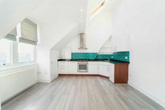 1 Bedroom Flat To Rent In Wandsworth Bridge Road, Fulham, SW6