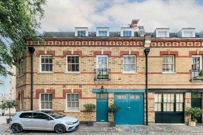 2 Bedroom Flat To Rent In Grosvenor Crescent Mews, London, SW1X