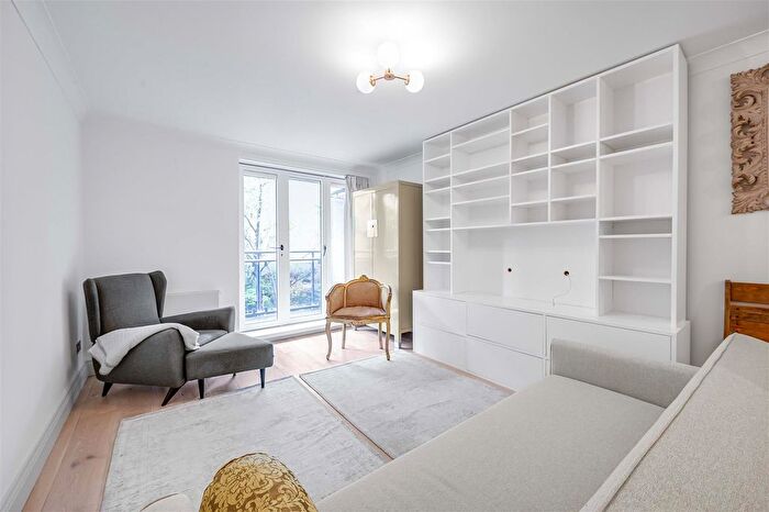1 Bedroom Flat For Sale In Vestry Court, Monk Street, Westminster, London, Swp, SW1P