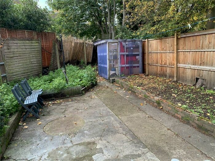 Apartment To Rent In Balham Park Road, Balham, SW12