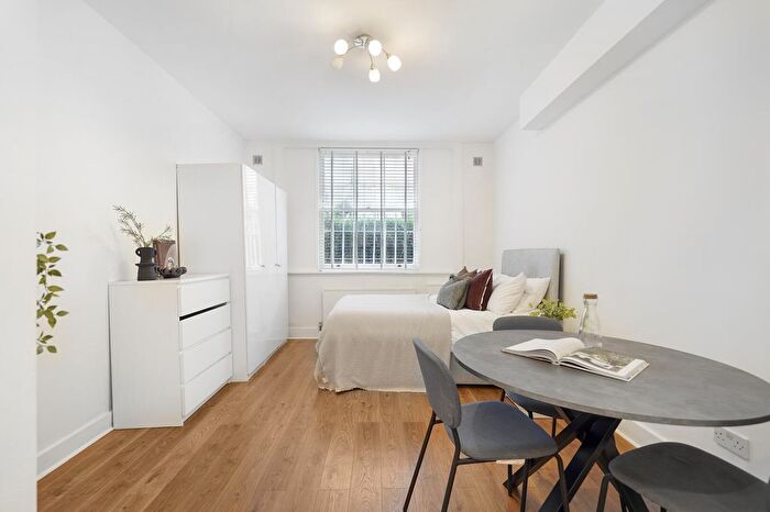 Studio To Rent In Pembridge Square, London, W2
