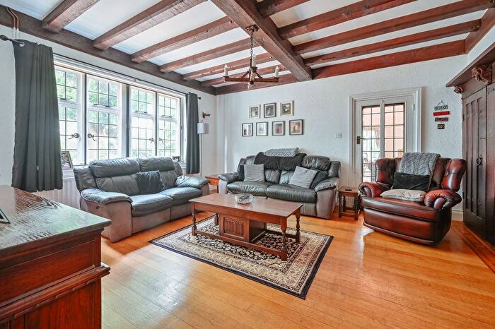 5 Bedroom Detached House For Sale In Abbots Road, Watford, Abbots Langley, WD5