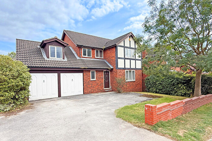 5 Bedroom Detached House For Sale In Yew Tree Lane, Harrogate, HG2