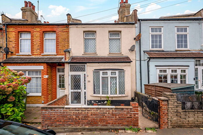 2 Bedroom Terraced House For Sale In Swingate Lane, Plumstead, London, SE18