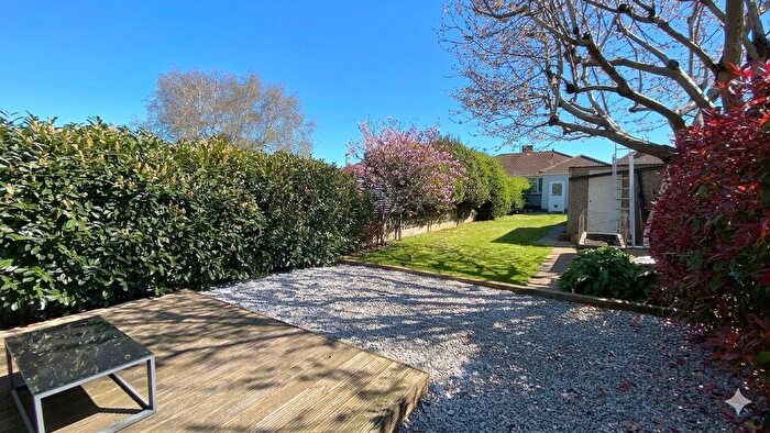 2 Bedroom Bungalow For Sale In Wembley Avenue, Lancing, West Sussex, BN15