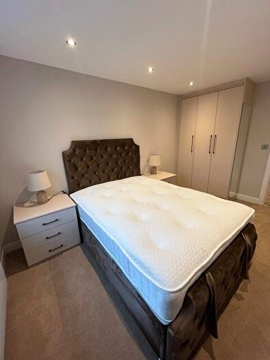 2 Bedroom Flat To Rent In Harrogate Road, Leeds, LS7