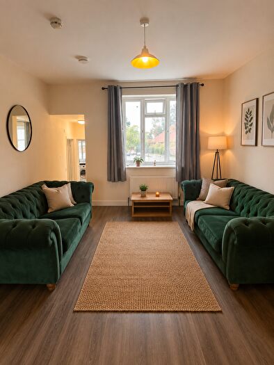 1 Bedroom Flat To Rent In New Broadway, Uxbridge, UB10