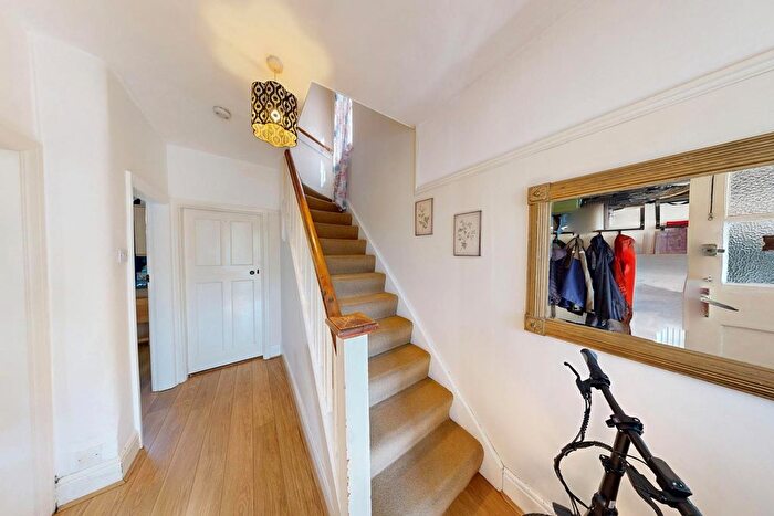 3 Bedroom Property For Sale In Gregory Boulevard, Nottingham, NG7