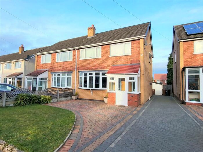 3 Bedroom Semi-Detached House To Rent In Laneside Avenue, Streetly, Sutton Coldfield, B74