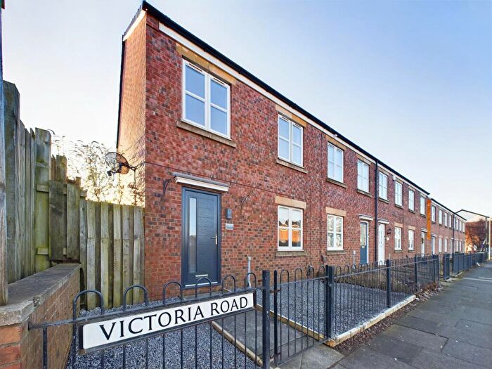 3 Bedroom End Of Terrace House To Rent In Victoria Road, South Shields, Tyne And Wear, NE33
