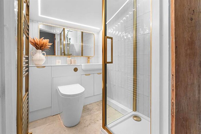 2 Bedroom Apartment To Rent In Conway Road, Pontcanna, Cardiff, CF11