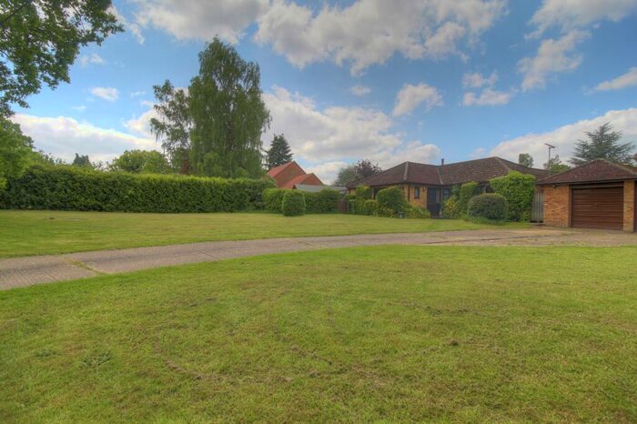 4 Bedroom Bungalow For Sale In Peddars Way, Thetford, IP24