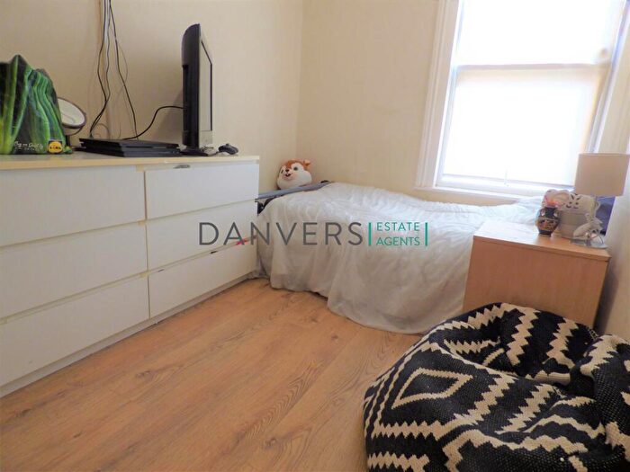 3 Bedroom Terraced House To Rent In Wilberforce Road, Leicester, LE3