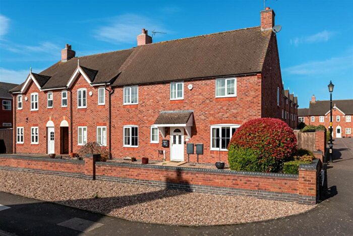 3 Bedroom End Of Terrace House For Sale In Lowes Lane, Wellesbourne, Warwick, CV35