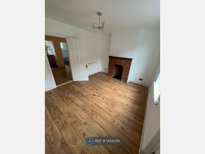 2 Bedroom Semi-Detached House To Rent In Verulam Road, Hitchin, SG5