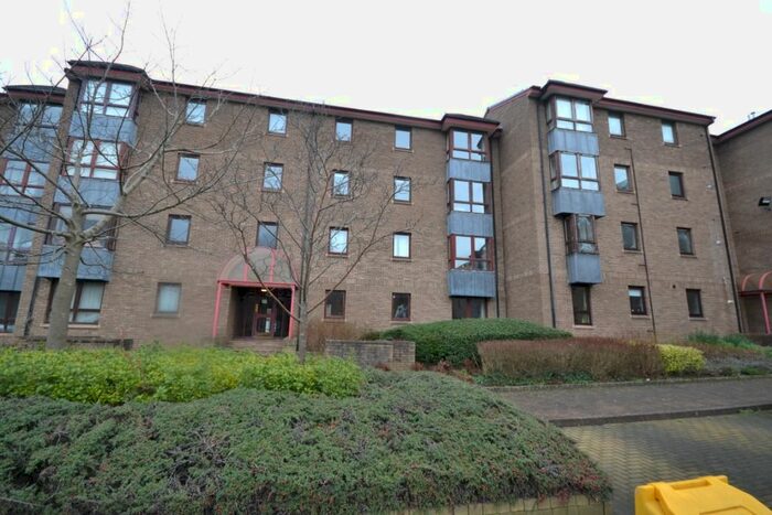 3 Bedroom Flat To Rent In Sienna Gardens, Sciennes, Edinburgh, EH9
