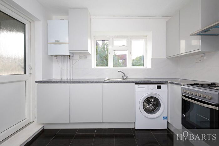 2 Bedroom Flat To Rent In Carlton Road, London, N4