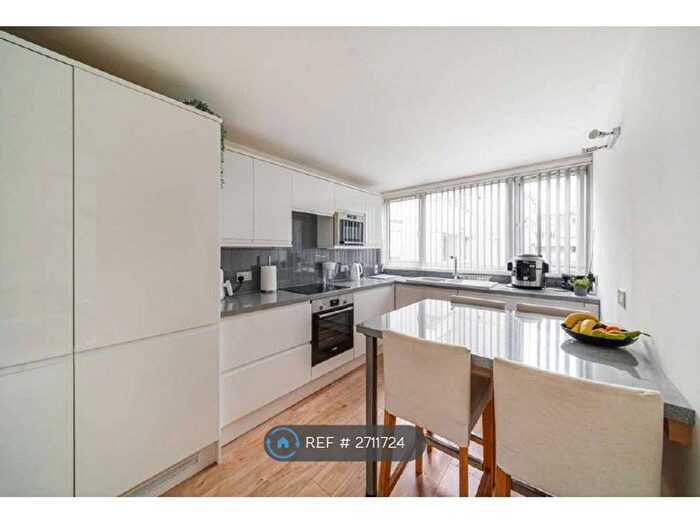 1 Bedroom Flat To Rent In Athlone Square, Windsor, SL4