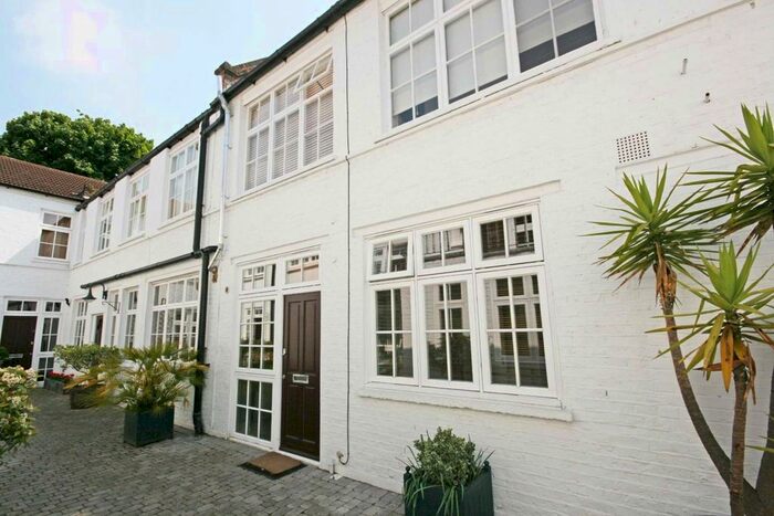 1 Bedroom Flat To Rent In Anchor Mews, London, SW12