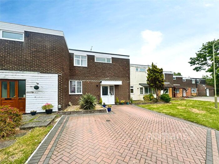 2 Bedroom Terraced House For Sale In Giffard Drive, Farnborough, Hampshire, GU14