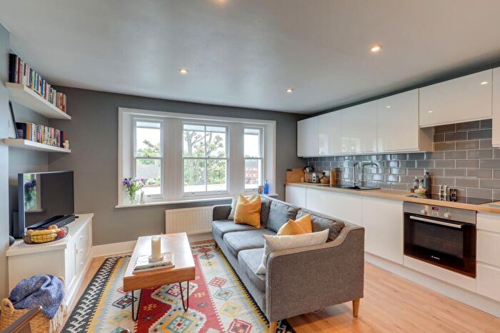 2 Bedroom Flat For Sale In Burnt Ash Road, Lee, SE12