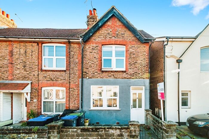 3 Bedroom End Terrace House For Sale In Penfold Road, Worthing, BN14