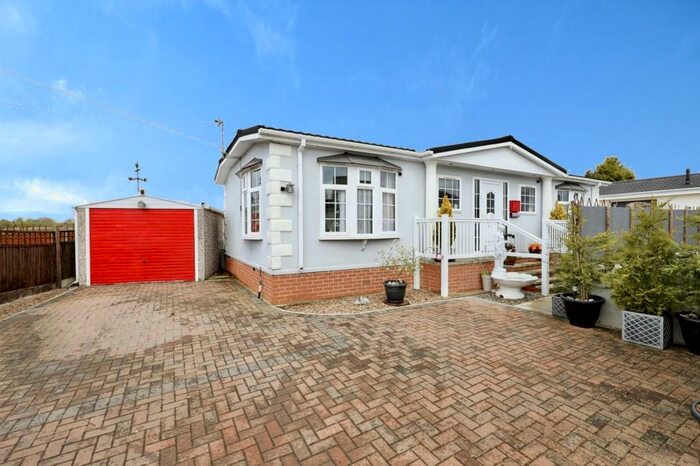 2 Bedroom Park Home For Sale In Harpswell Hill Park, Hemswell, Gainsborough, DN21