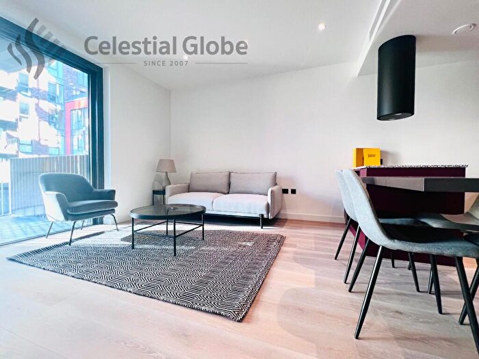 2 Bedroom Apartment To Rent In Viaduct Gardens, London, SW11