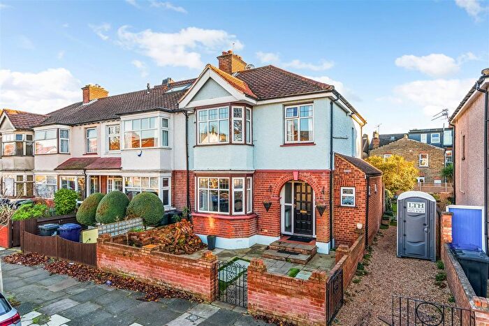 3 Bedroom Semi-Detached House To Rent In Manton Avenue, London, W7