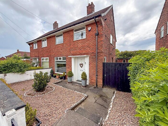 2 Bedroom Semi-Detached House For Sale In Swarcliffe Drive East, Leeds, LS14