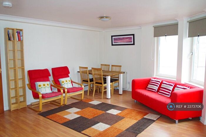 2 Bedroom Flat To Rent In Carmelite St, Aberdeen, AB11