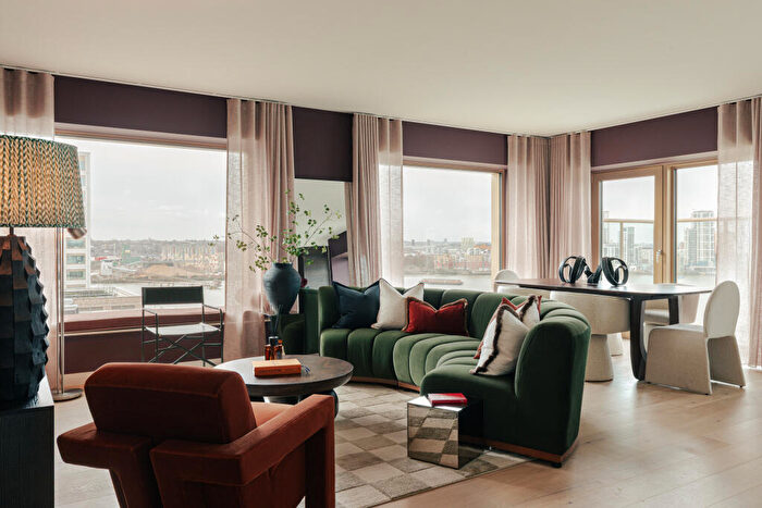 3 Bedroom Apartment For Sale In Starboard Way, London, E16