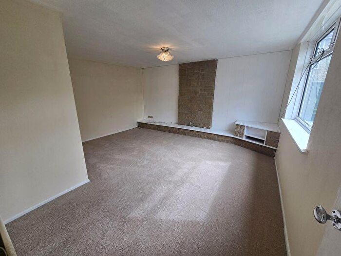 3 Bedroom End Of Terrace House For Sale In Chesters Avenue, Newcastle Upon Tyne, NE12