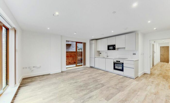 2 Bedroom Flat To Rent In Monarch Apartment, High Road, Willesden Green, NW10