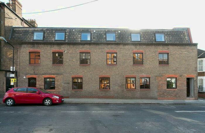 2 Bedroom Apartment To Rent In Priory Avenue, Walthamstow, E17