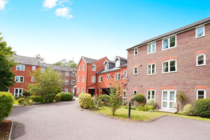 1 Bedroom Flat For Sale In Southdown Road, Southdown, Harpenden, AL5
