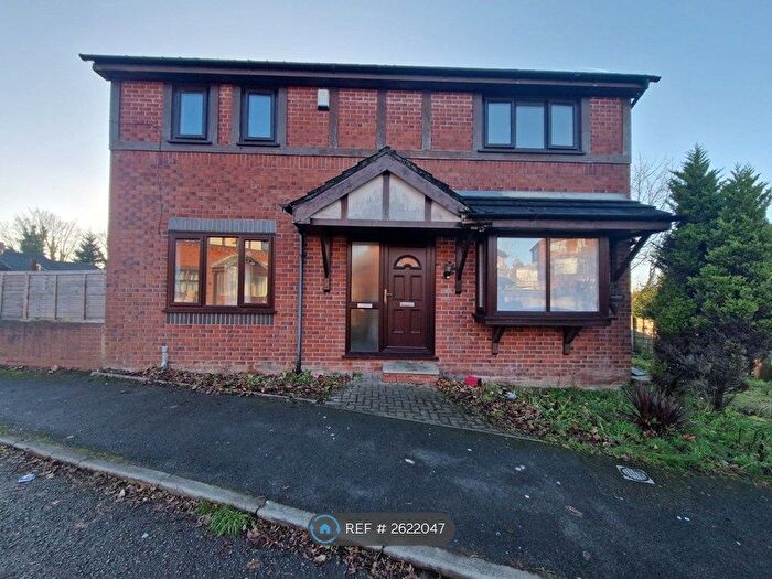 4 Bedroom Detached House To Rent In Laurel Bank Gardens, Manchester, M9