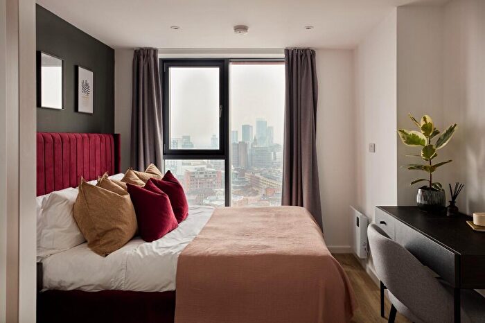 2 Bedroom Flat To Rent In Flat, Swan Street, Manchester, Greater Manchester, M4