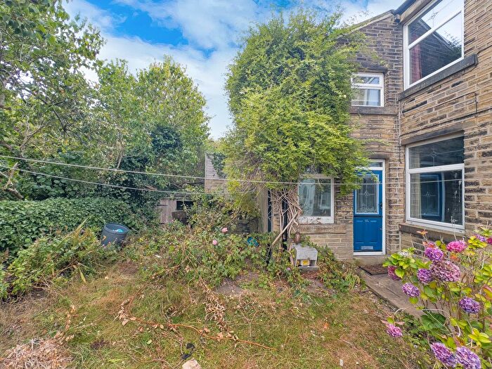2 Bedroom Terraced House For Sale In Clifton Common, Brighouse, HD6