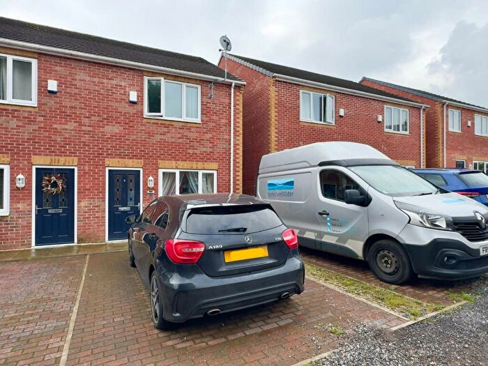 3 Bedroom Semi-Detached House To Rent In Intake Lane, Cudworth, Barnsley, S72